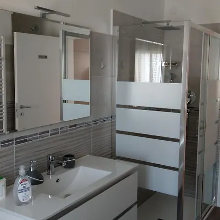 Alojamento de Acomodação e Pequeno-almoço Violetta