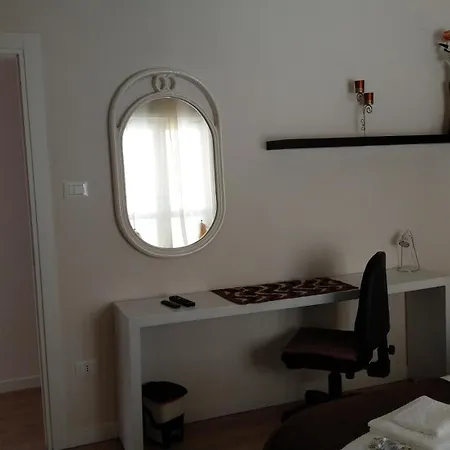 Violetta Oda ve Kahvaltı Minerbio